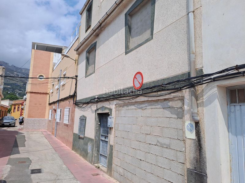 Foto f33a41f2-e9f0-4df6-a544-6ce56fe56677. Casa adosada en Ctra. Circunvalación - La Magdalena Jaén