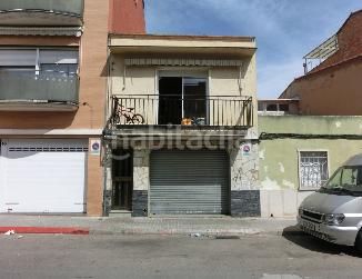 Foto 4977f880-0cf0-4c9b-8836-fb9397a8360b. Piso en Concòrdia Sabadell