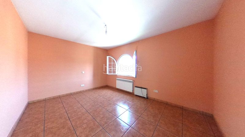 Foto 155a95f6-004b-4e81-a975-b4e36816896d. Casa amb aparcament a Loeches