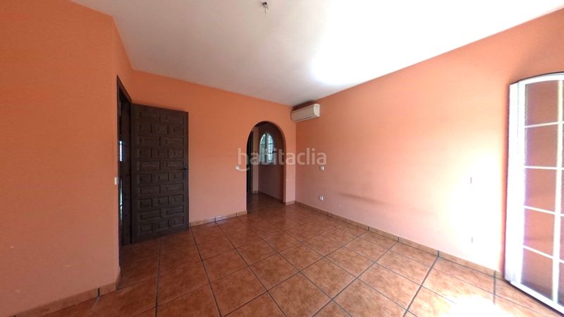 Foto ba67c43c-ac4c-4afb-ab0a-2d9d4b970c89. Casa amb aparcament a Loeches