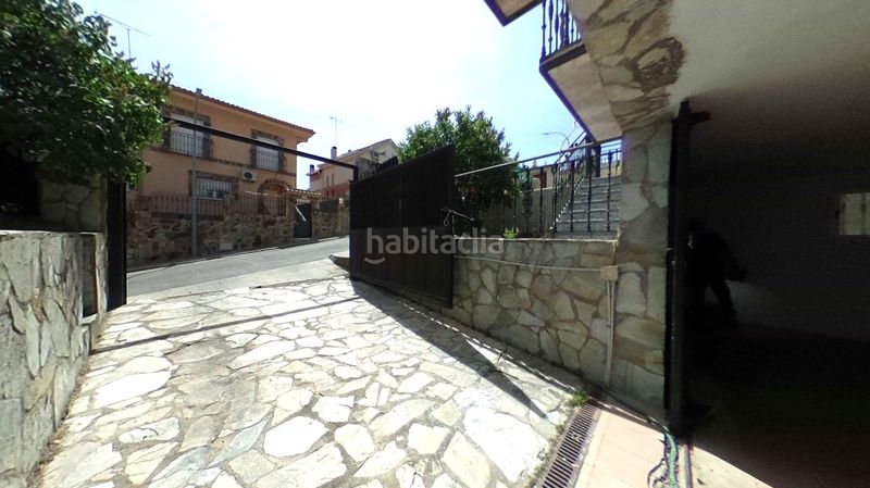 Foto f9a64ab5-4981-42cf-81f4-e2877d3da43e. Casa amb aparcament a Loeches