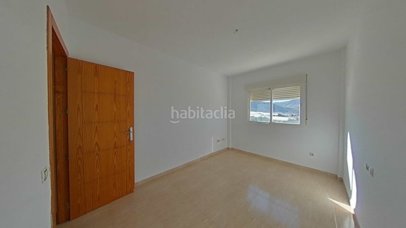 Foto 410ef263-735e-46a6-810e-c66c2e5944be. Casa adossada amb aparcament a Berja