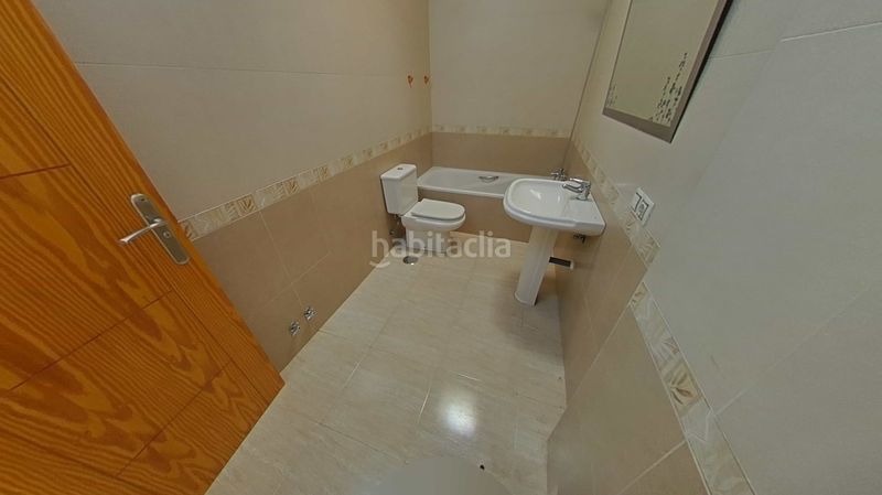 Foto 44fe4414-28d4-4fef-8f38-3784090a1b48. Casa adossada amb aparcament a Berja