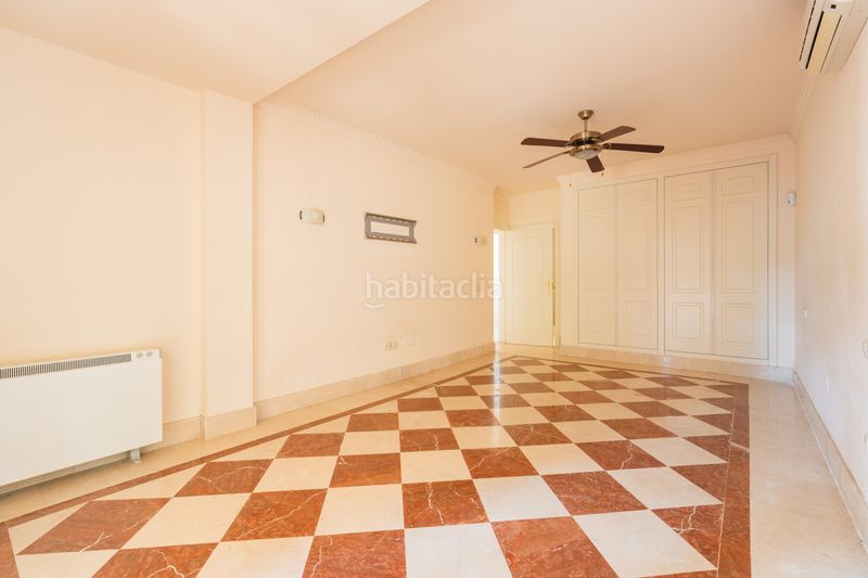 Foto b542ff0f-9568-422e-a67e-3dbc66886064. Casa amb piscina a La Concha - Resina Golf Estepona