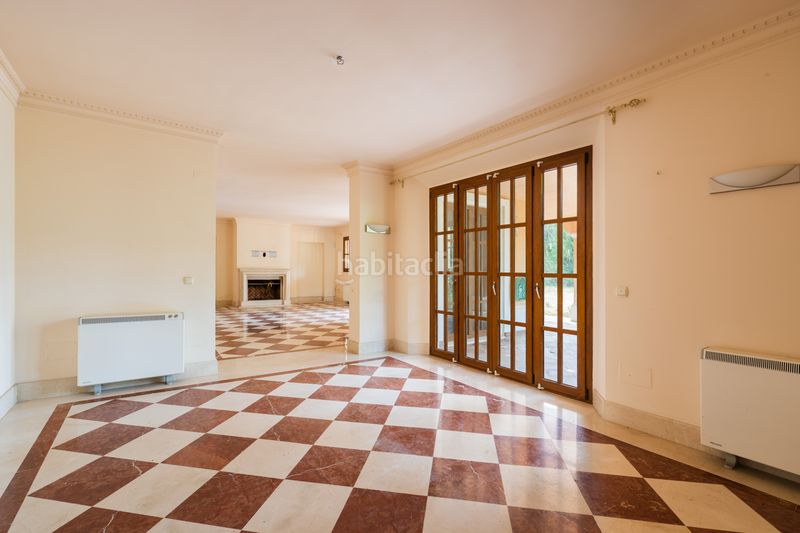 Foto ec0de8fb-1c37-44ee-9012-29484ae9fe88. Casa amb piscina a La Concha - Resina Golf Estepona