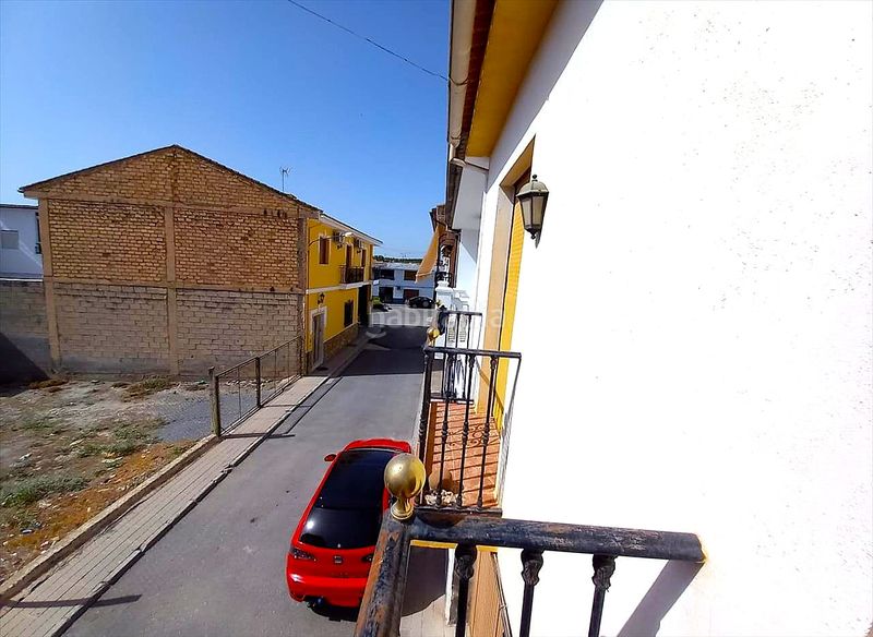 Foto d87bdfa6-e38d-4bac-bb41-ee1efa0c8d7b. Casa adossada amb aparcament a Fuente Vaqueros