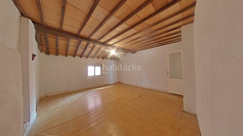Foto a4e2a86d-04fd-48b2-b994-275f3d6461a9. Casa amb aparcament a Castronuño