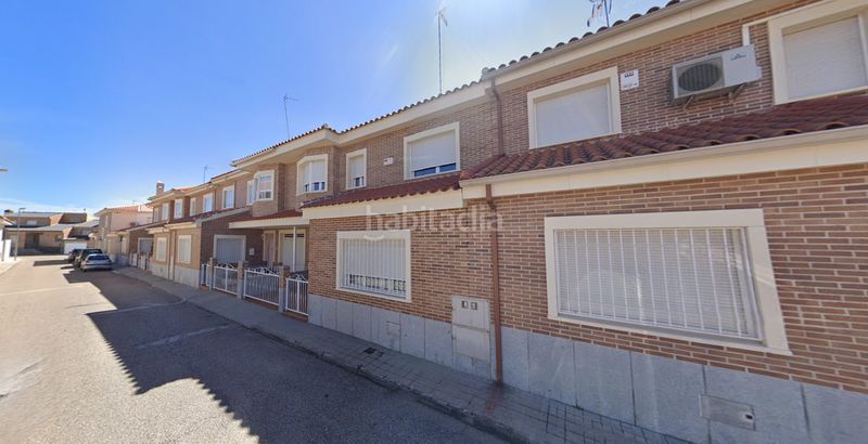 Foto b20f4c0c-29fb-438f-b3a6-12369e12076d. Casa adossada a Sonseca