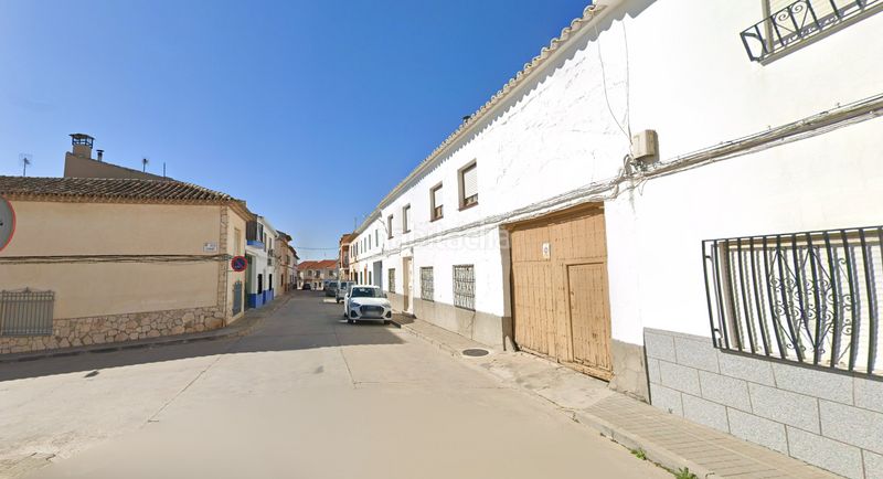 Foto 373ee9c4-04b0-48fc-8cd6-fef2d4a67f77. Casa adosada en Campo de Criptana