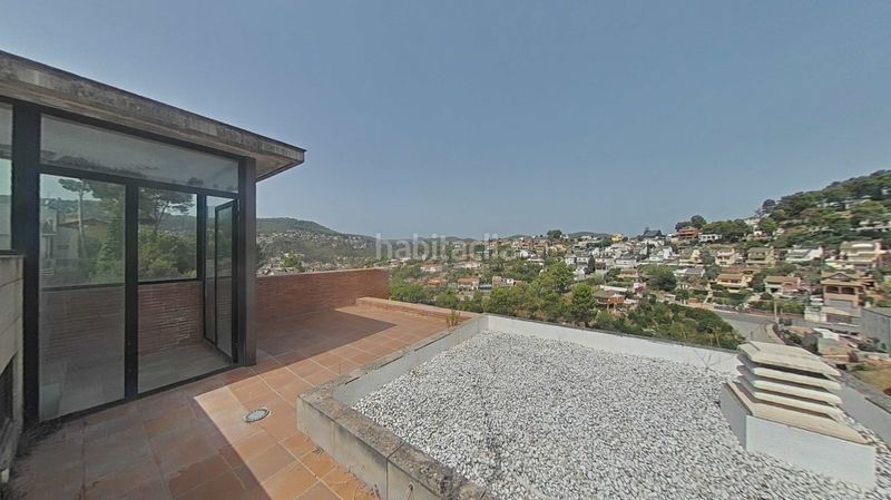Foto 787e6ca2-16b4-4445-860b-d2663a698c4b. Casa amb piscina a Vallirana