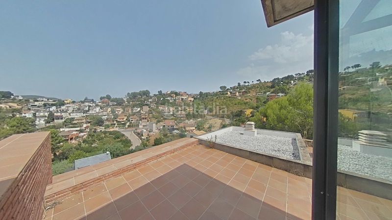 Foto a5aecdf1-17d0-41b9-bbd5-46b4ad520c1e. Casa amb piscina a Vallirana