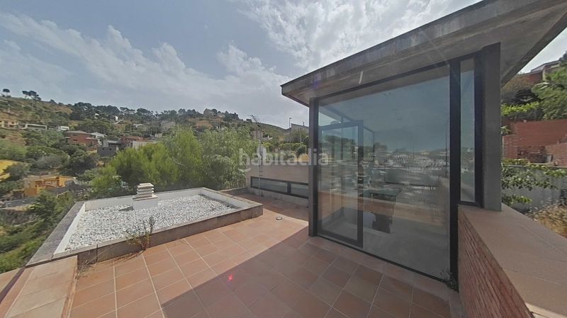 Foto b01e633c-1bab-4e5a-9a7e-eabd3f710572. Casa amb piscina a Vallirana