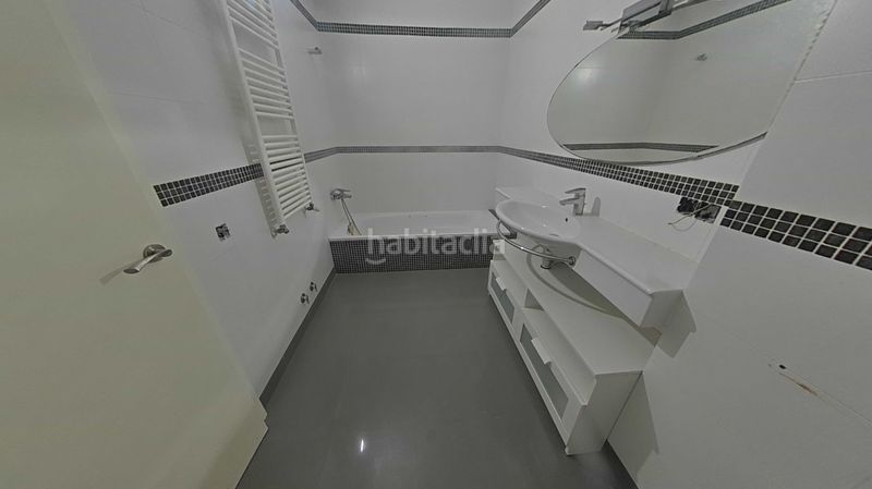 Foto c4c2a48d-8563-491e-99a0-ffdba6ae4e33. Casa amb piscina a Vallirana