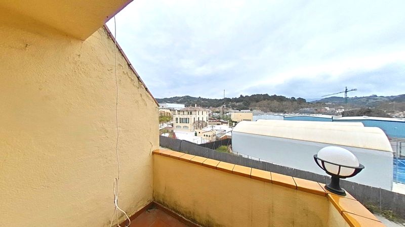 Foto 500b2703-b282-4157-9a6c-012e3d89a1b1. Casa adossada amb aparcament a Arenys de Munt