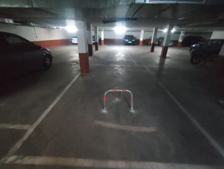 Car parking  Cl 28 de febrero