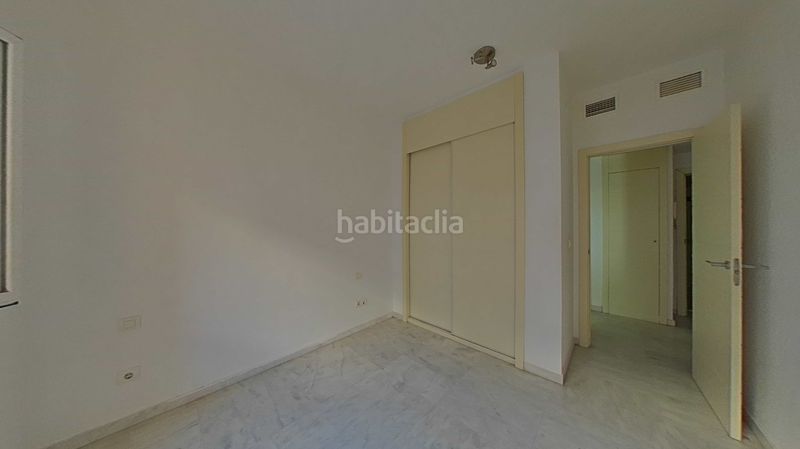 Foto dc8b5d22-8f25-4659-8ceb-1dfa2502c9b1. Edifici a Urbadiez - Entrepuentes Sevilla