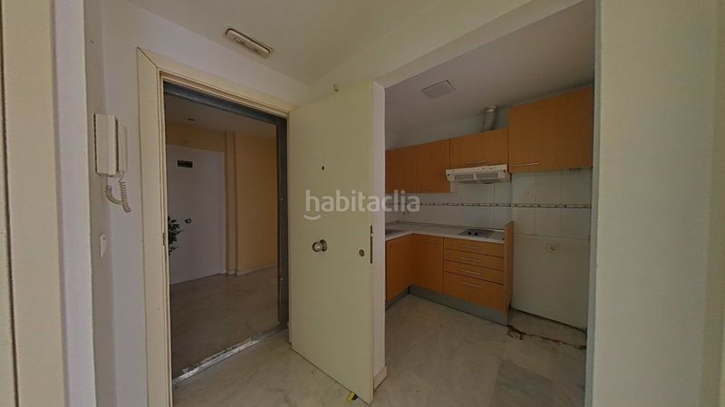 Foto f04577bd-bb45-466d-a48e-ae417ebd6bfe. Edifici a Urbadiez - Entrepuentes Sevilla