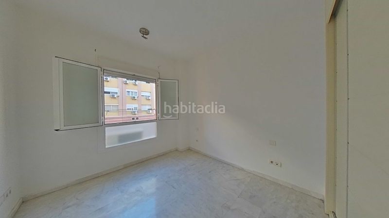 Foto f2df2fce-e66b-408d-9cb1-4f38eafabae7. Edifici a Urbadiez - Entrepuentes Sevilla