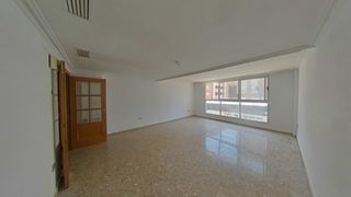 Casa adossada a Estación - Universidad