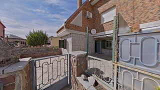 Casa adossada a DE LA SOLEDAD