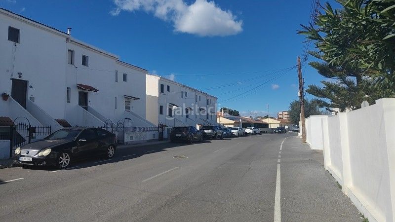 Foto b3f953f7-89e9-4041-a122-aa344538fed5. Aparcament cotxe a Boverals-Saldonar Vinaròs