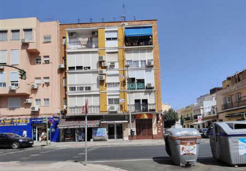 Foto af6f530a-4388-4fc8-9e61-8135170d3e19. Casa a Cruz Roja Sevilla