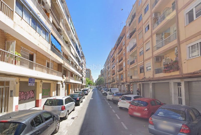 Foto f10ffe49-6725-49e1-b9b4-0a84383c46e4. Pis a Torrefiel Valencia
