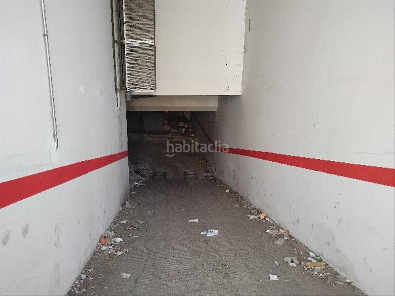 Foto ac6ac341-056a-40e8-b4ab-f2d543484bb5. Parking coche en Lepe