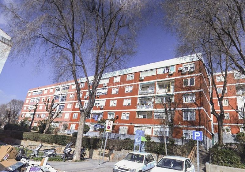Foto 26f3dcb9-4abc-461b-9cb7-56f791bf998d. Casa a Vinateros Madrid