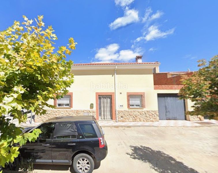 Foto 93766f00-a9a2-40bf-b363-237cdc3b9680. Casa a Serradilla