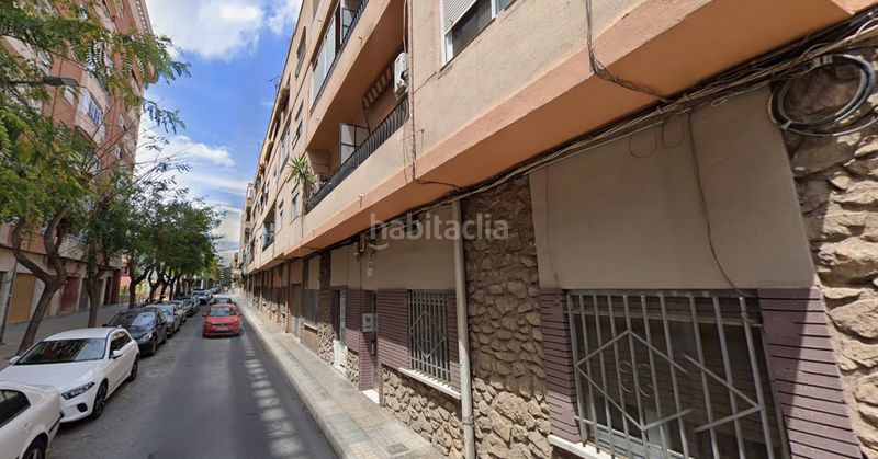 Foto df791ea9-f790-4b76-ae9a-69446b1f4131. Casa en Plaza de Toros-Avenida Chapí-Trinquete Elda