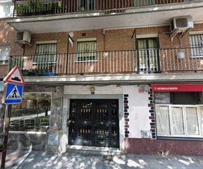 Flat  Las escuelas