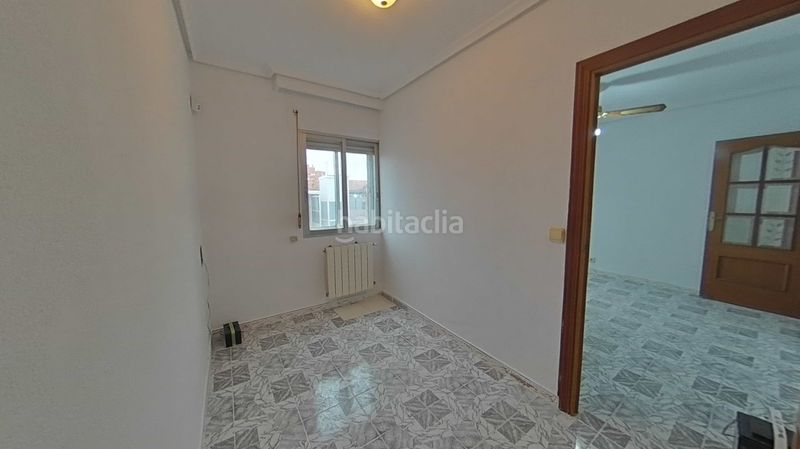 Foto 13a84c48-d348-4e3c-8c30-133f44369fae. Piso en Palomeras Sureste Madrid