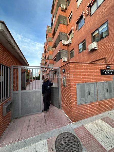 Foto d1fe486e-c5ed-44ac-9a96-422db2410934. Local comercial a Humanes de Madrid