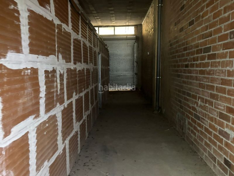 Foto b7b69fbe-d765-49c4-987a-4c0b64eb3ea3. Local comercial a Cappont Lleida