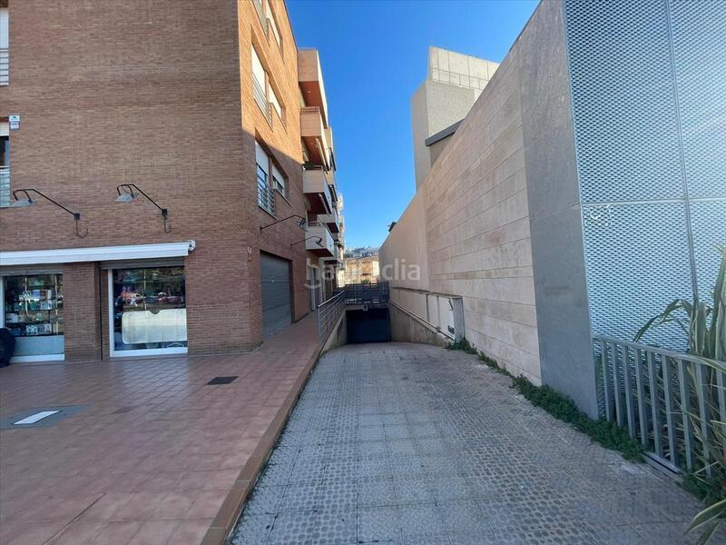 Foto d40634cf-f74c-4a93-a181-7e179942c91b. Parking coche en Barri Marítim Torredembarra