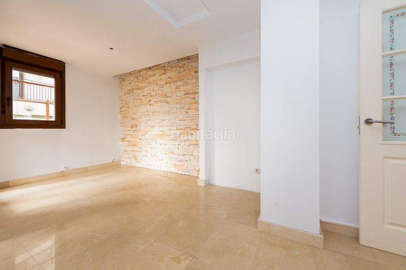 Foto 4924c2f7-8e22-4dd2-a642-e3df196f9e8a. Casa adossada a Urdiain