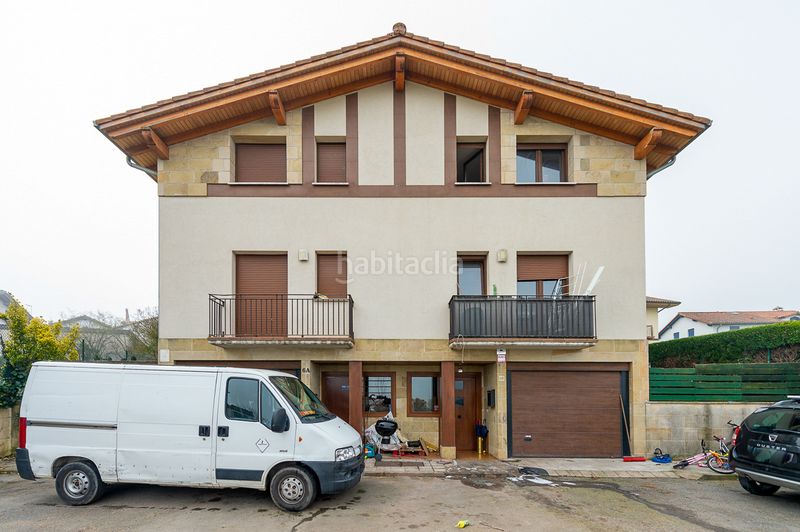 Foto c2bc62f0-bb62-440f-8b7b-2de4f649ef43. Casa adossada a Urdiain
