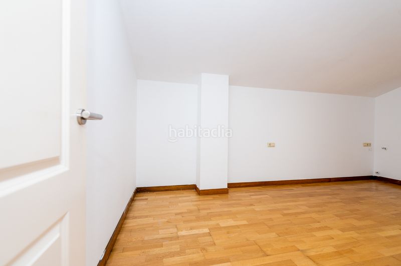 Foto cd61150e-76c9-418c-96ab-e0c2c655a0b6. Casa adossada a Urdiain