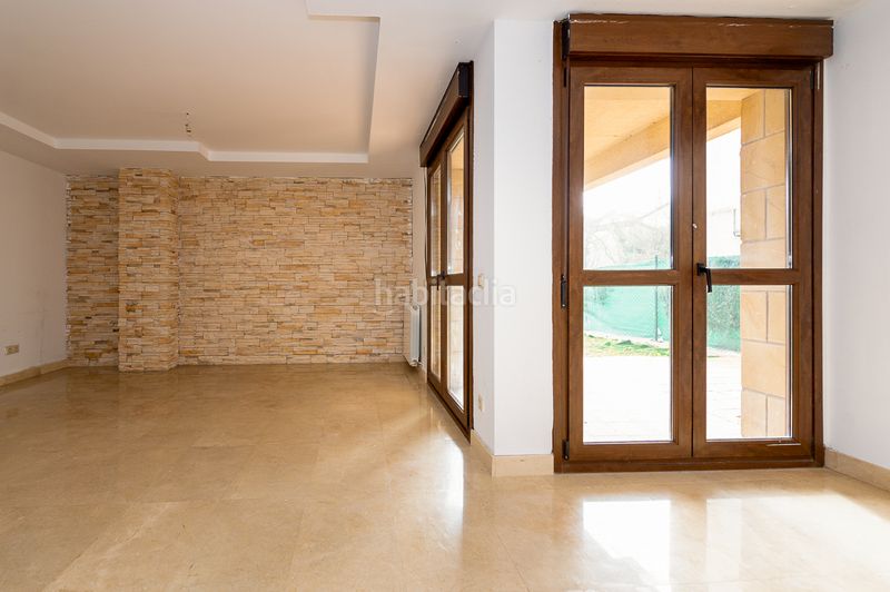 Foto cd7c6f54-4800-40d9-ab4e-9b0103223941. Casa adossada a Urdiain
