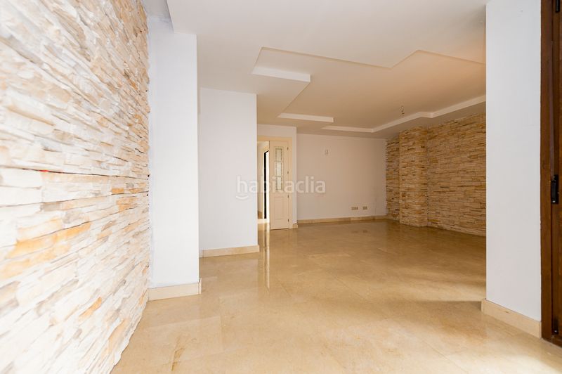 Foto cf6a8016-8505-4f9a-b701-3b75ccc19935. Casa adossada a Urdiain