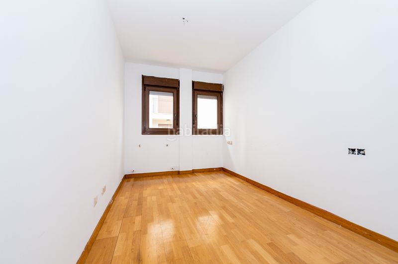 Foto d63d3bf0-7282-4c21-aec6-7e3ce85639fe. Casa adossada a Urdiain