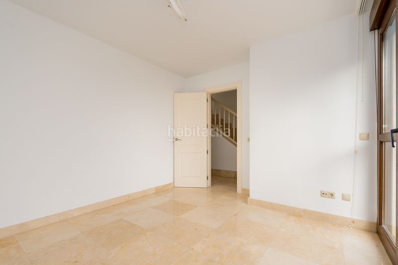 Foto e4c9e03a-afef-4098-9419-d59423e038fc. Casa adossada a Urdiain