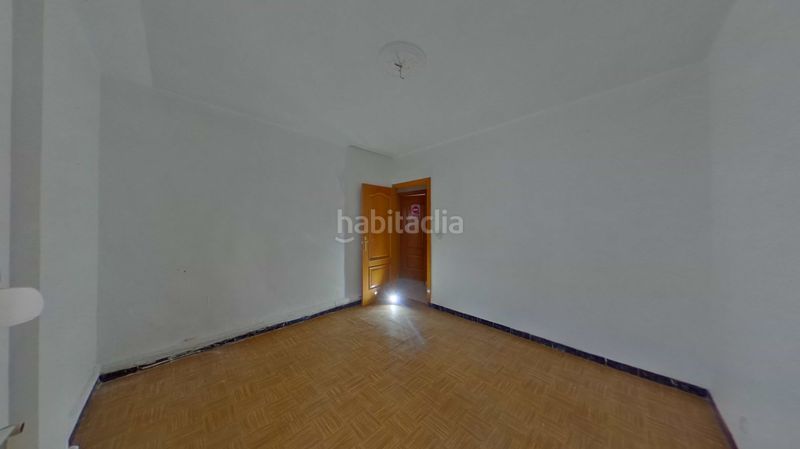 Foto 0d02486c-e606-4abd-a26e-86b383dd2e8f. Pis a Los Rosales Madrid