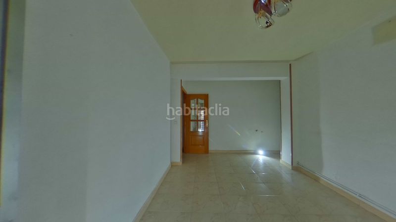 Foto a741038f-de1f-400a-a9ad-a2d9a954dada. Pis a Los Rosales Madrid