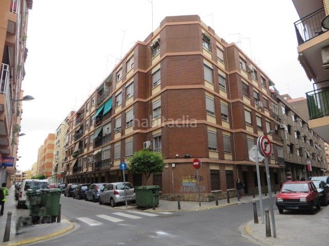 Foto 069fff92-5f5d-4770-bb29-51e454f5d2a3. Casa a Alaquàs