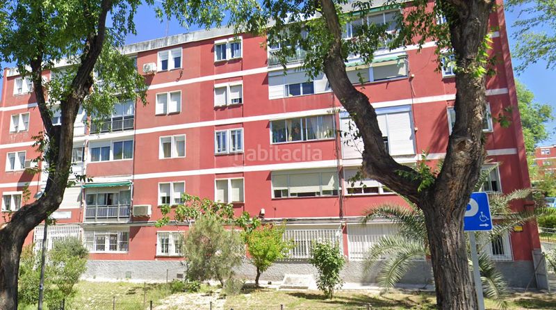 Foto 2f8529ed-db3f-4c16-a861-81f85eeb739e. Casa a Vinateros Madrid