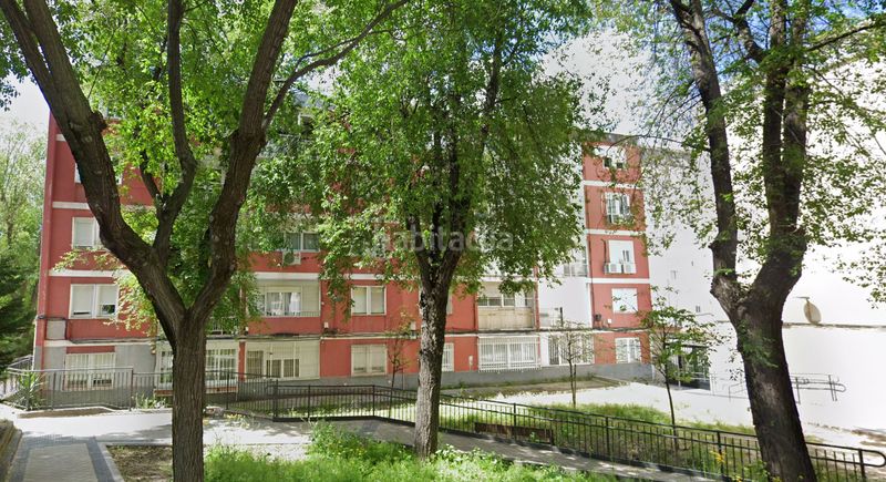 Foto 34bd9888-a7a1-4c74-b680-2ecd45522ea7. Casa a Vinateros Madrid