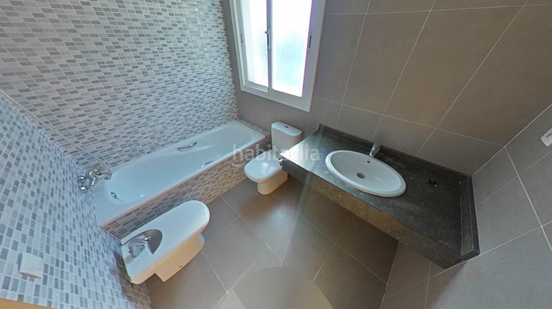 Foto 5ea7fae8-901c-460c-a346-1d697b38be6c. Casa adossada amb aparcament piscina a Vallmoll