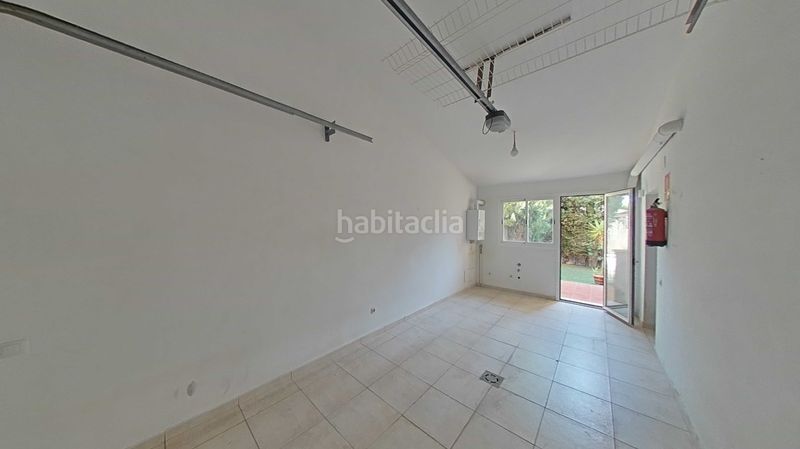 Foto d0f00f75-5ef3-406f-950f-17a9c2b5b3a7. Casa adossada amb aparcament piscina a Vallmoll